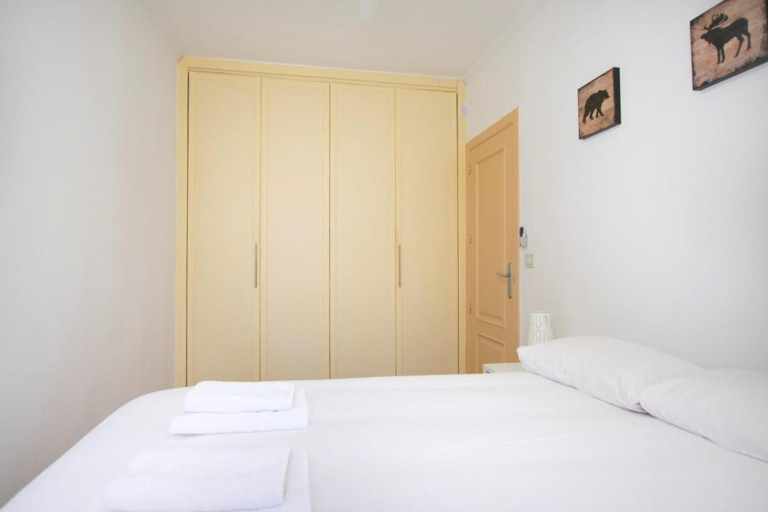 Calle De Coslada, 16 Madrid Exterior photo